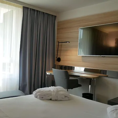 Hotel Novotel Sud A9/a61 4*