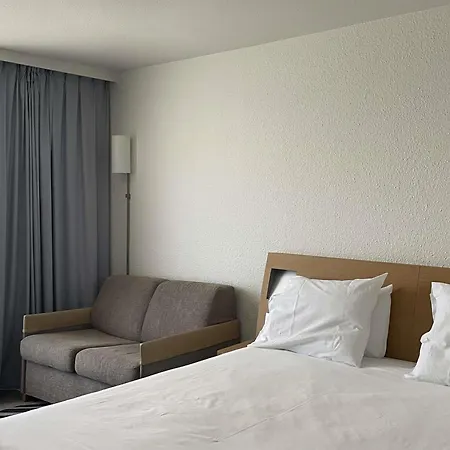 Hotel Novotel Sud A9/a61 4*