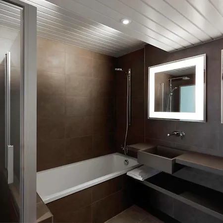 诺富特纳博讷南部a9 / A61酒店 酒店 4*