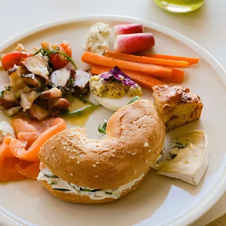 诺富特纳博讷南部a9 / A61酒店 4* 纳博讷