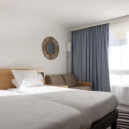 Novotel Sud A9/a61 Отель Нарбонна