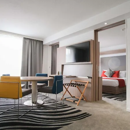 Novotel Sud A9/a61 호텔 나르본
